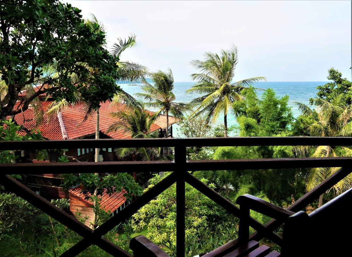 Breve Azurine Lagoon Resort Karimunjawa Exterior foto