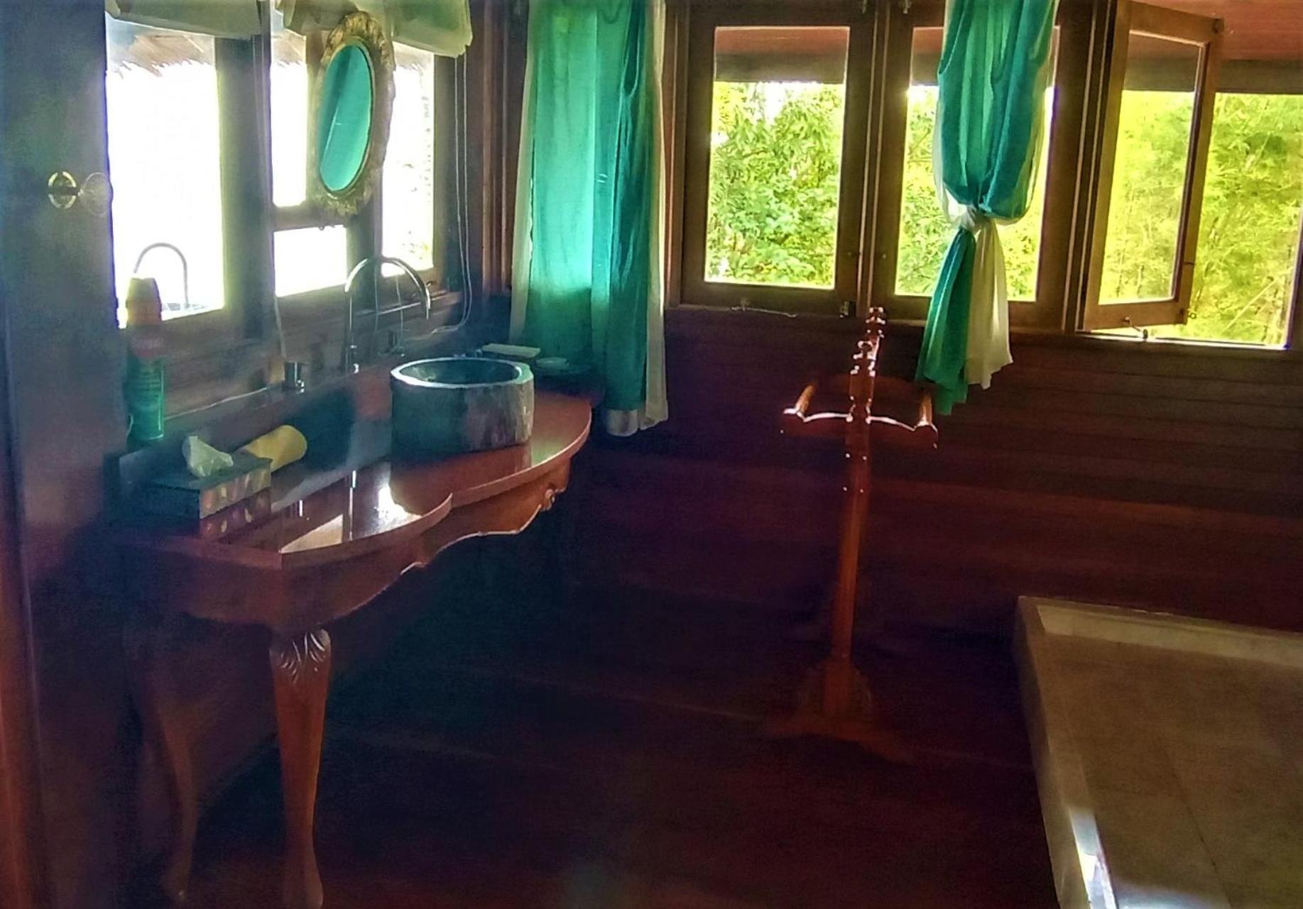 Breve Azurine Lagoon Resort Karimunjawa Exterior foto